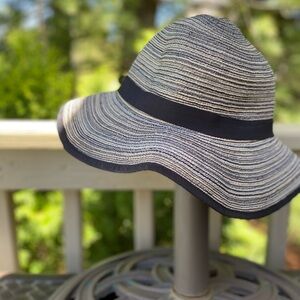 NWOT SOLAR ESCAPE Striped Wide Brim Hat & Black Band, Size: S/M (fits up to 22”)